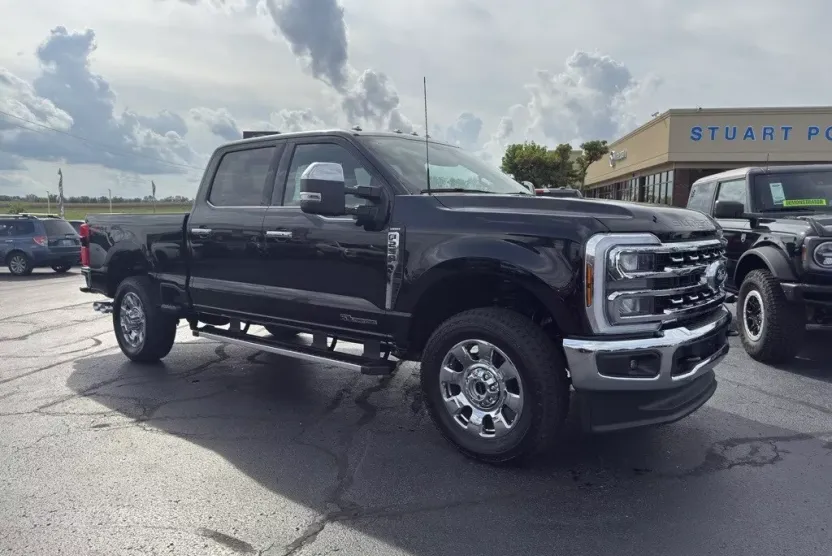 2026 Ford F-250 Lariat photo 1