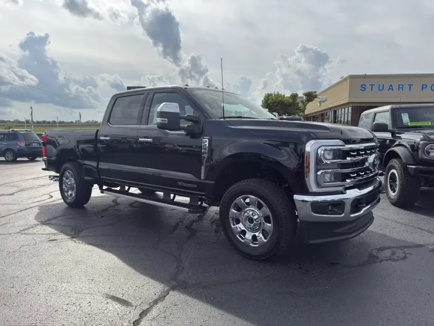 2026 Ford F-250 Lariat photo 1