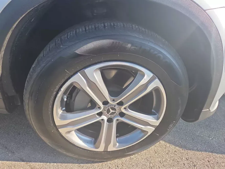 2019 Mercedes Benz GLC 300 photo 1