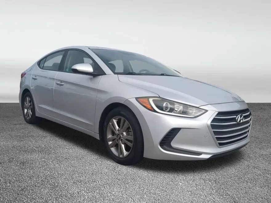 2017 Hyundai Elantra SE photo 1