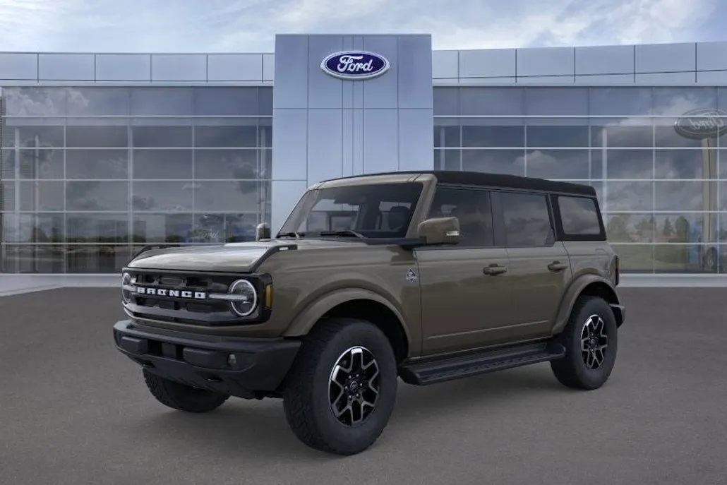 2025 Ford Bronco Outer Banks photo 1