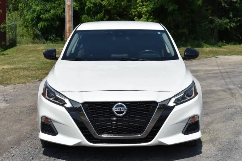 2020 Nissan Altima 2.5 SR photo 1