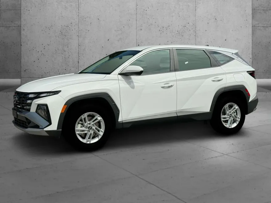2025 Hyundai Tucson SE photo 1