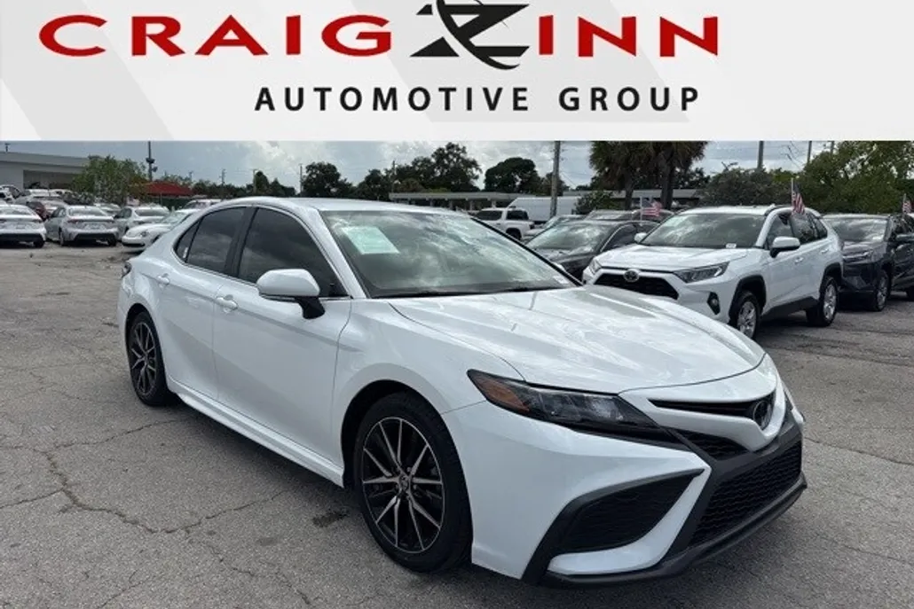 2023 Toyota Camry SE photo 1
