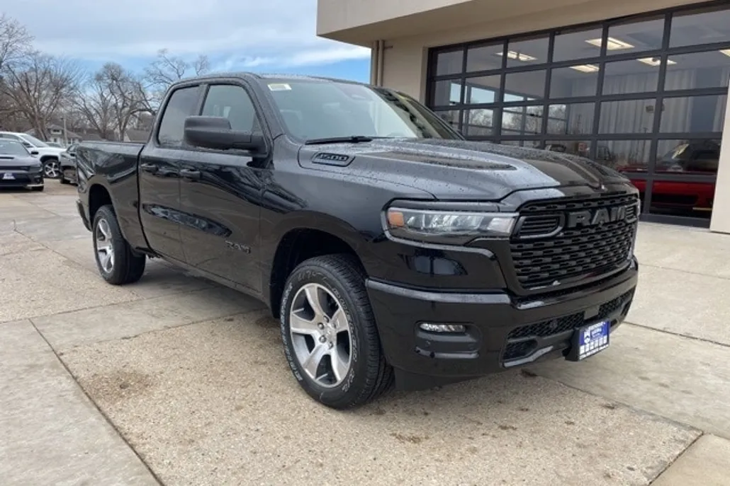 2025 Ram 1500 Tradesman photo 1