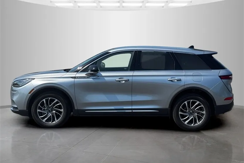 2022 Lincoln Corsair Standard photo 1