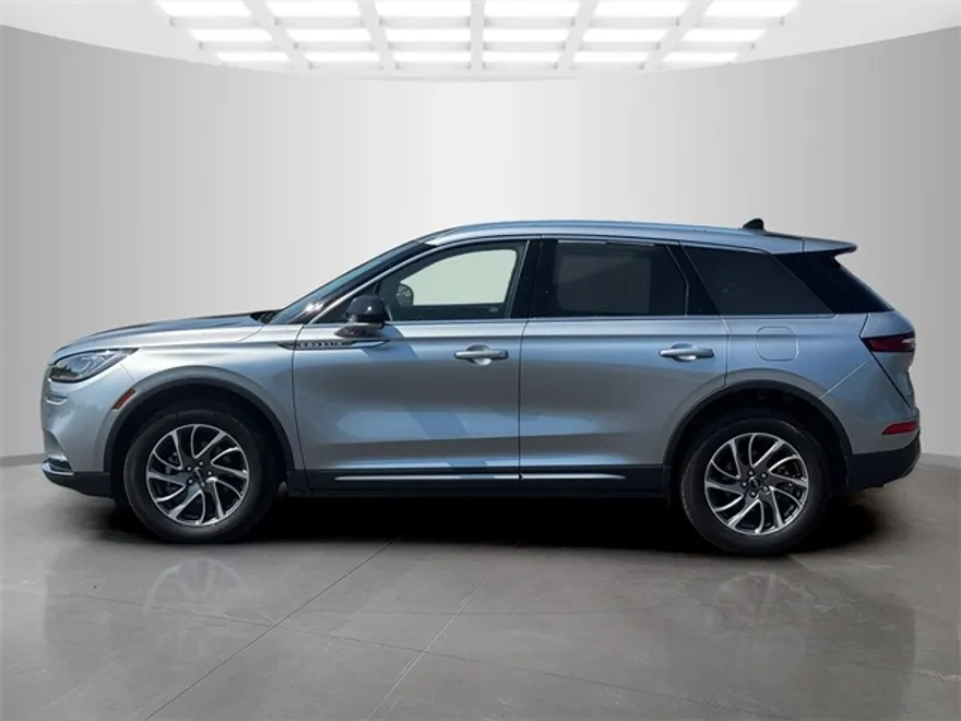 2022 Lincoln Corsair Standard photo 1