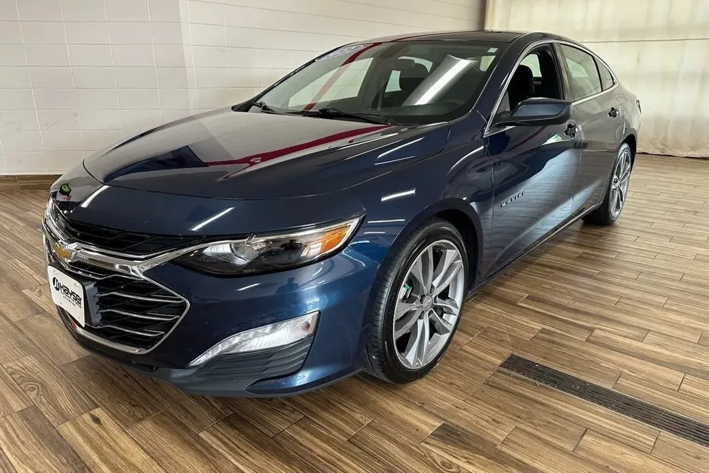 2022 Chevrolet Malibu 1LT photo 1