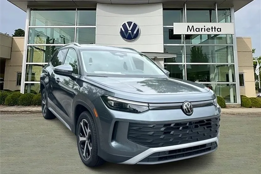 2025 Volkswagen Tiguan SE photo 1