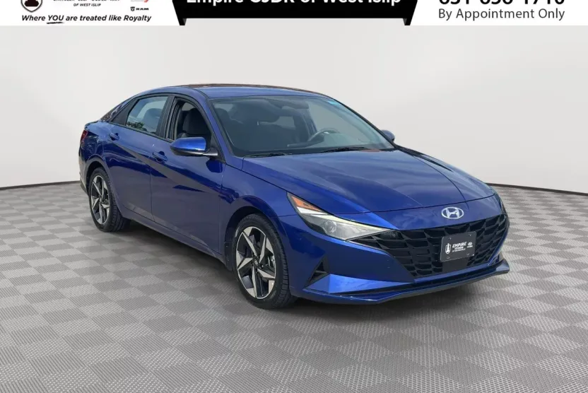 2023 Hyundai Elantra SEL photo 1
