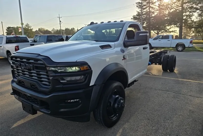 2025 Ram 5500 Tradesman photo 1