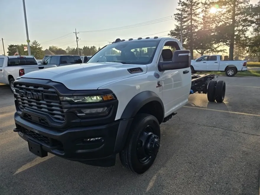 2025 Ram 5500 Tradesman photo 1
