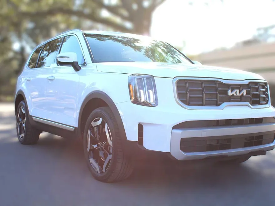 2025 Kia Telluride S photo 1