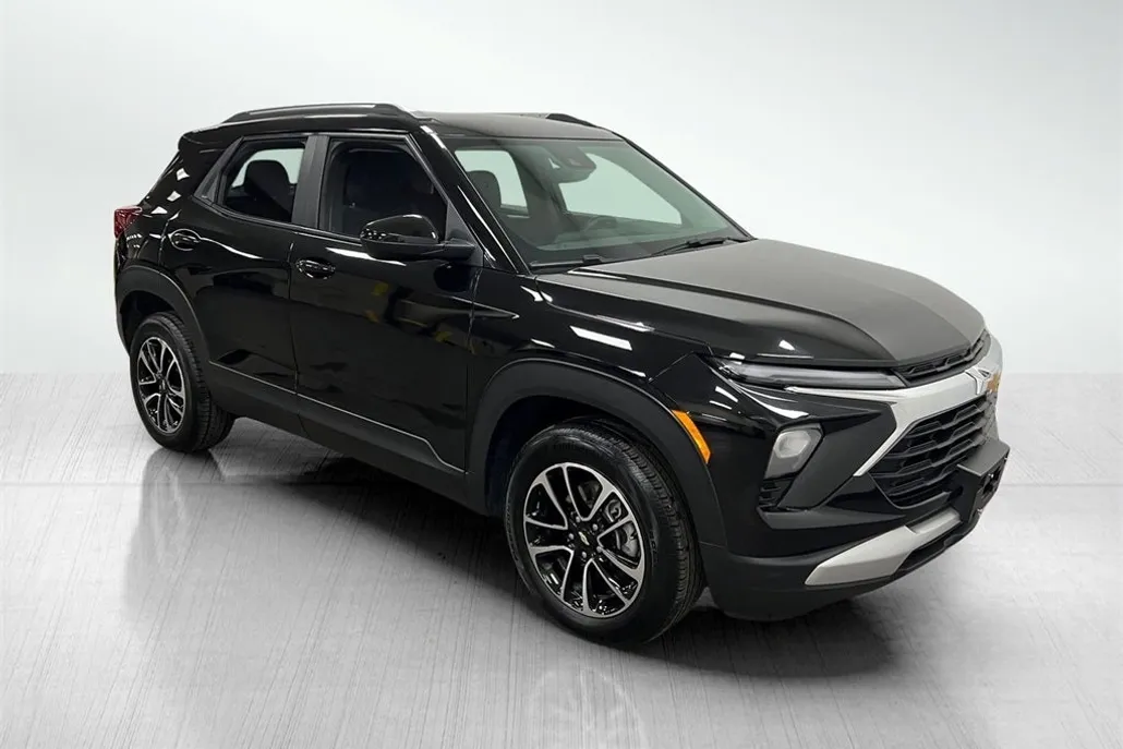 2024 Chevrolet Trailblazer LT photo 1