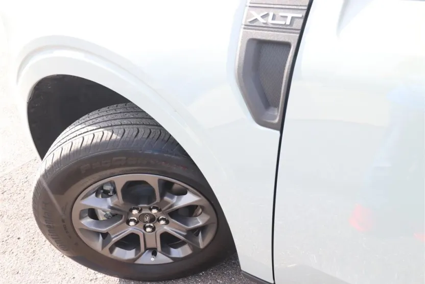 2024 Ford Maverick XLT photo 1