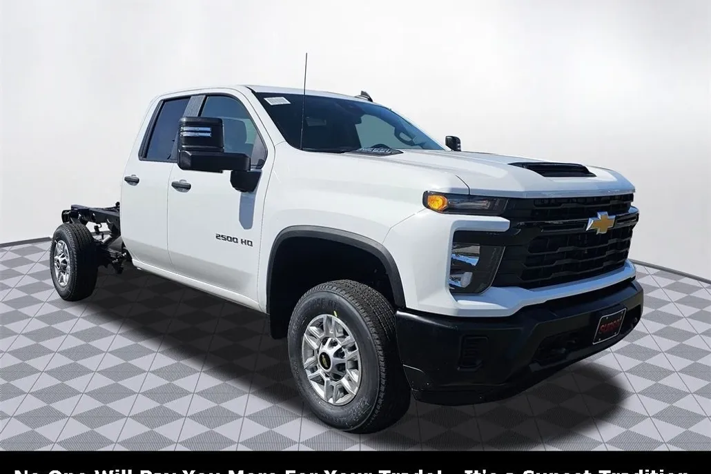 2025 Chevrolet Silverado 2500HD photo 1