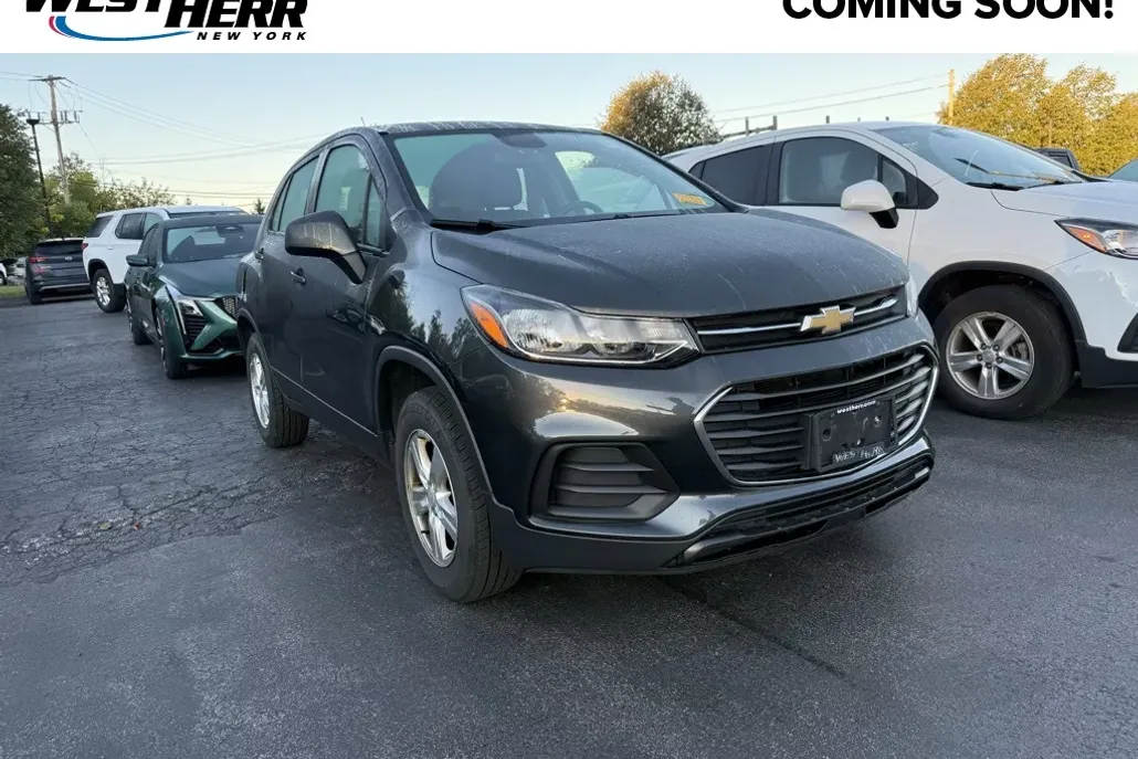 2020 Chevrolet Trax LS photo 1