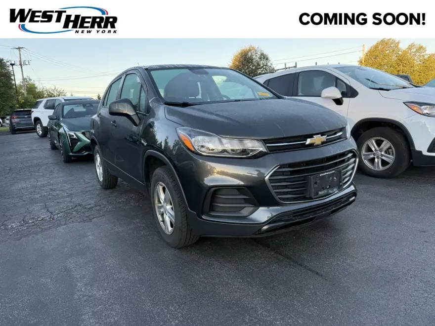 2020 Chevrolet Trax LS photo 1