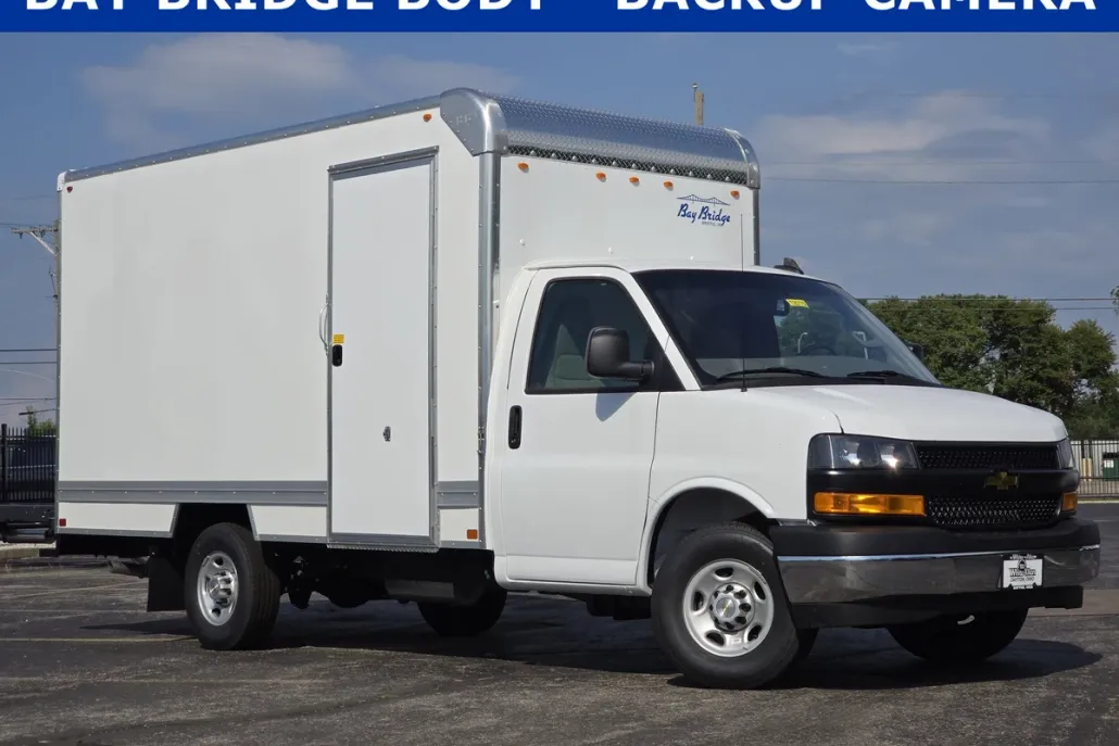 2025 Chevrolet Express Cutaway Van photo 1
