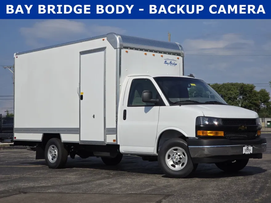 2025 Chevrolet Express Cutaway Van photo 1