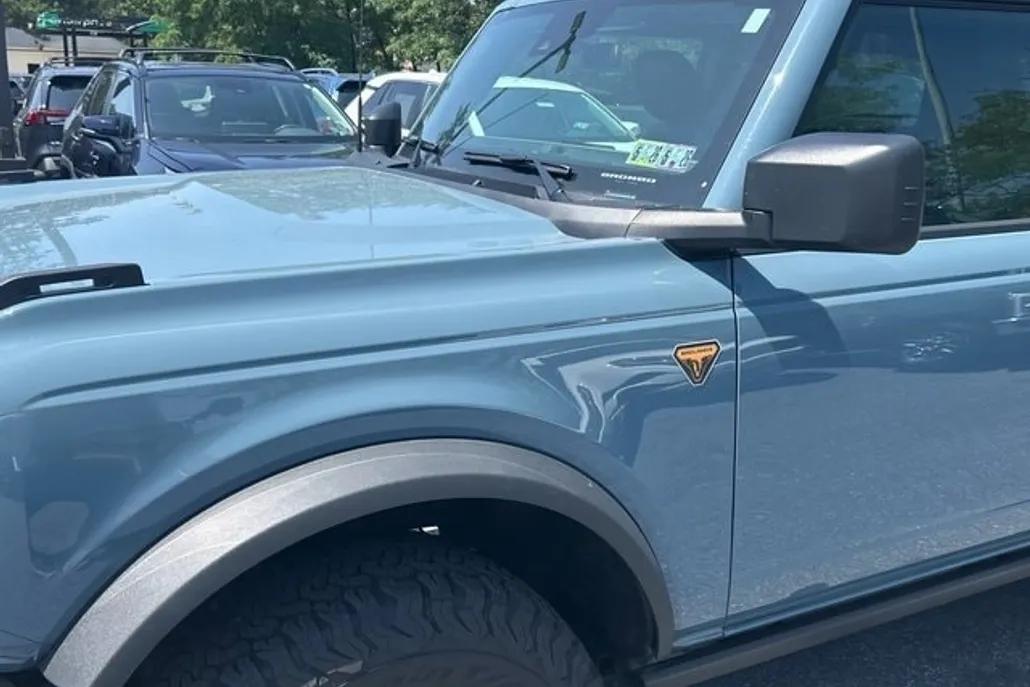 2022 Ford Bronco Badlands photo 1
