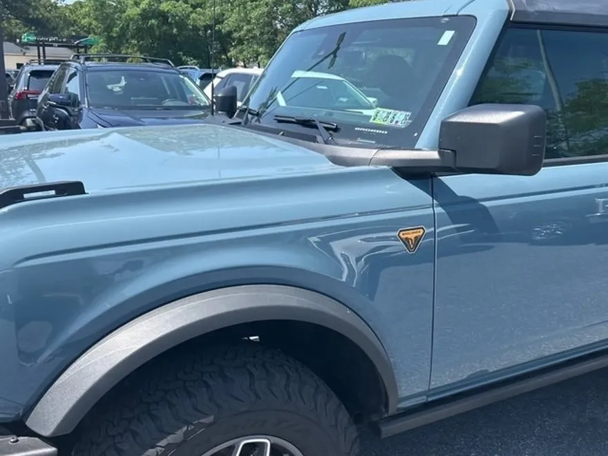 2022 Ford Bronco Badlands photo 1