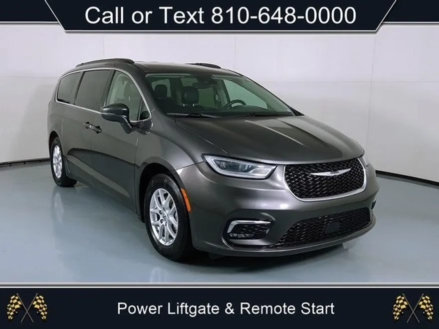 2022 Chrysler Pacifica Touring L photo 1