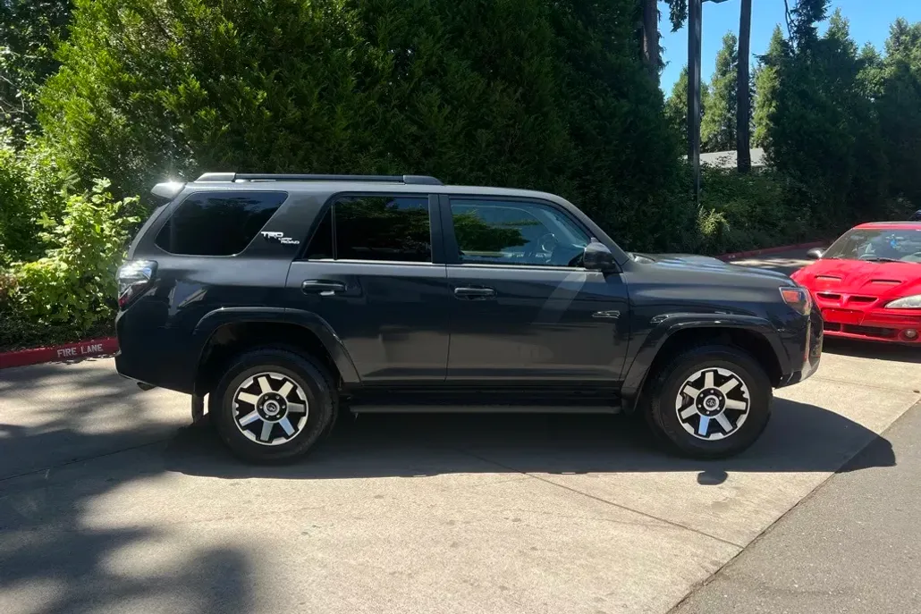 2024 Toyota 4Runner TRD Off-Road photo 1