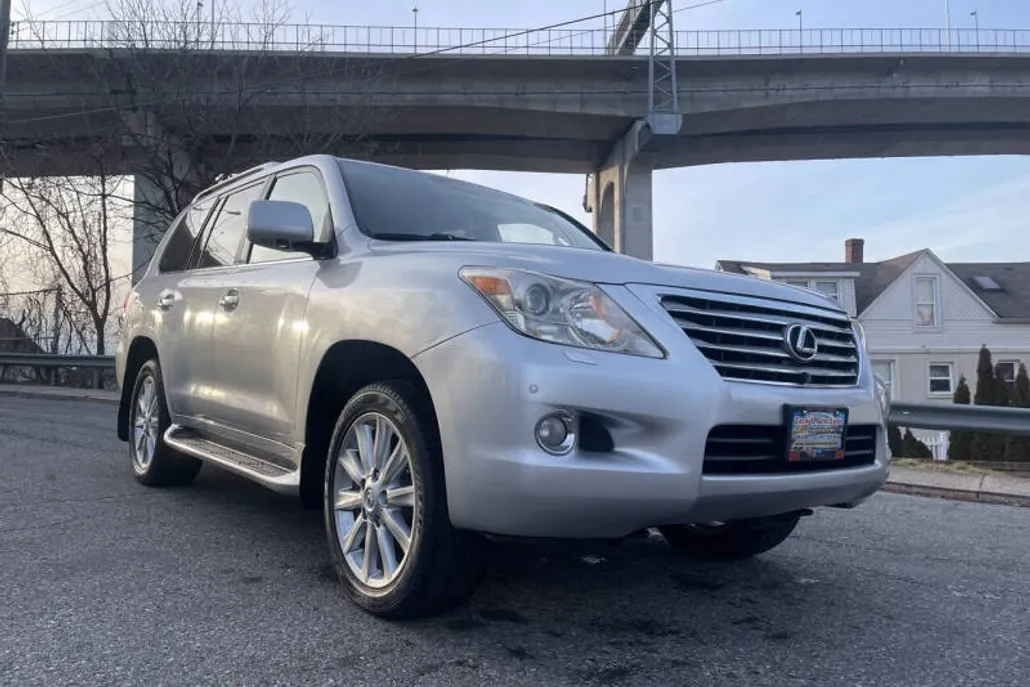 2009 Lexus LX 570 photo 1