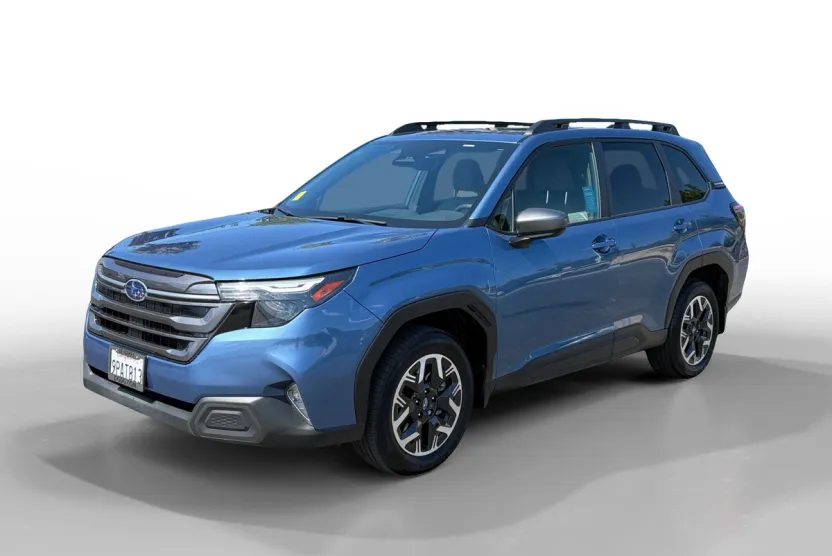 2025 Subaru Forester Premium photo 1