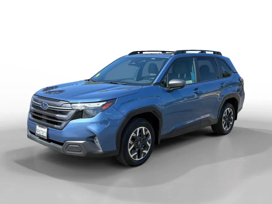 2025 Subaru Forester Premium photo 1