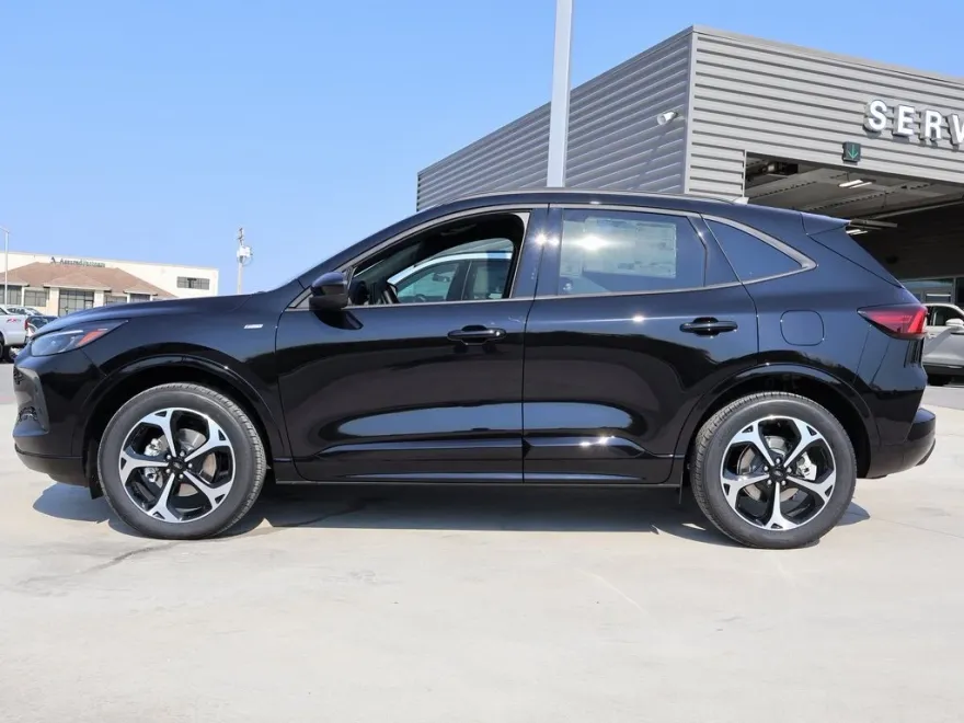 2025 Ford Escape ST-Line Elite photo 1