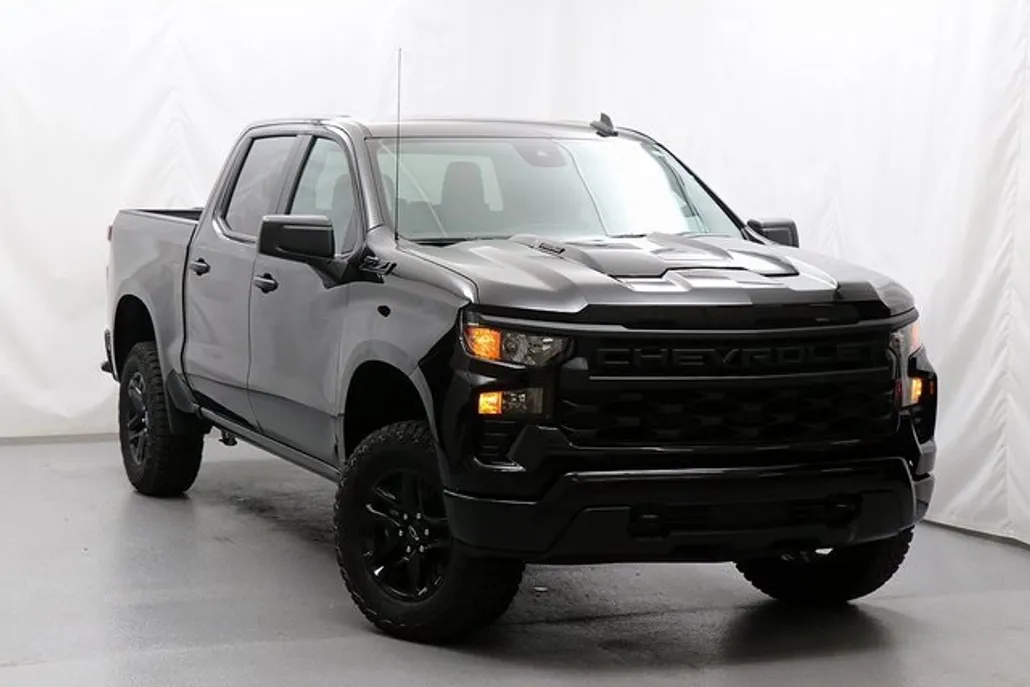 2025 Chevrolet Silverado 1500 Custom Trail Boss photo 1