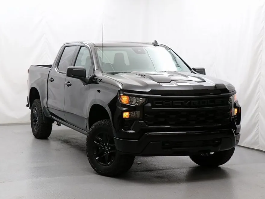 2025 Chevrolet Silverado 1500 Custom Trail Boss photo 1