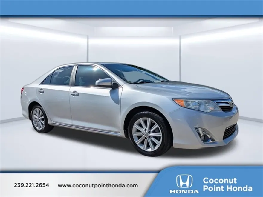 2012 Toyota Camry XLE photo 1