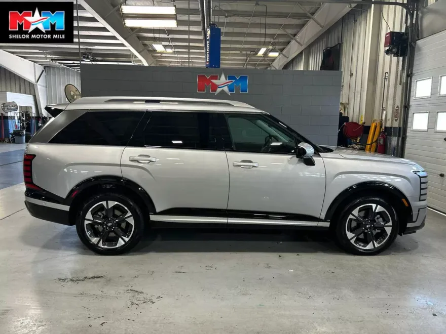 2026 Hyundai Palisade Limited photo 1