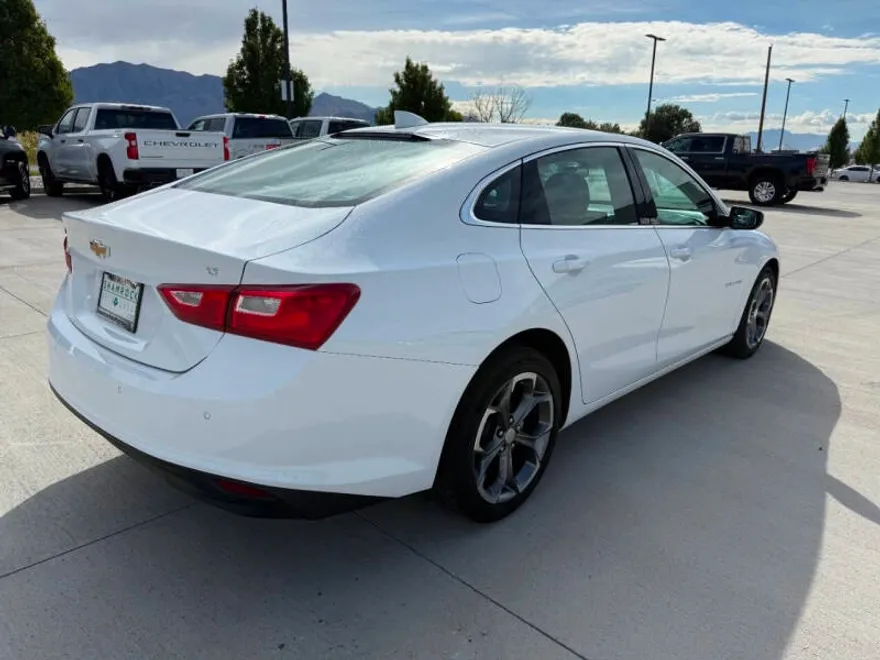 2024 Chevrolet Malibu 1LT photo 1