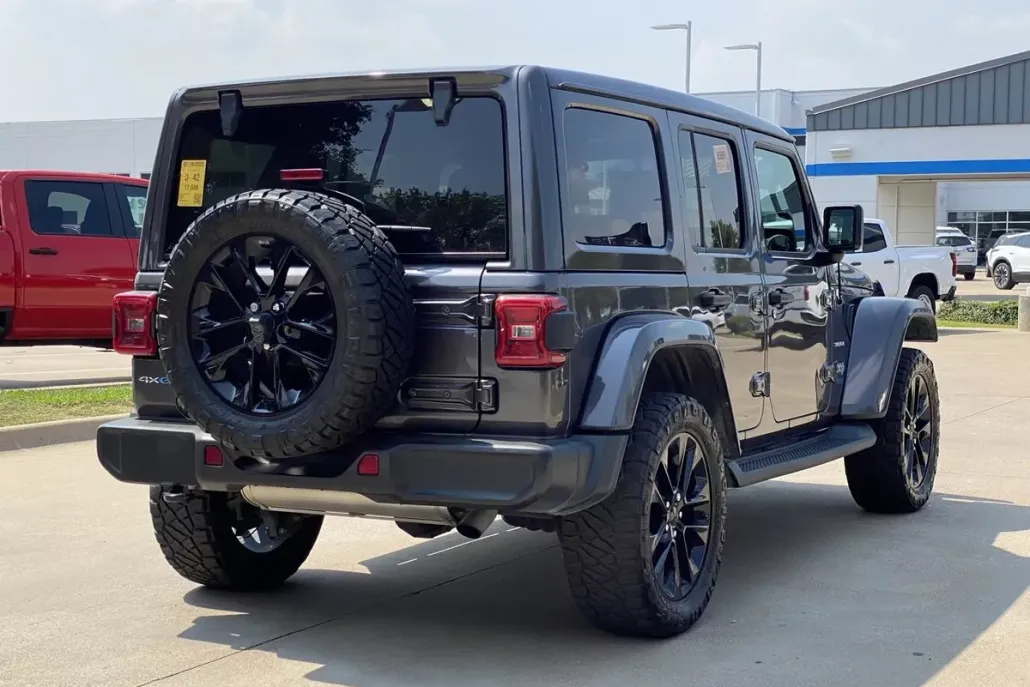 2021 Jeep Wrangler 4xe Unlimited Sahara photo 1