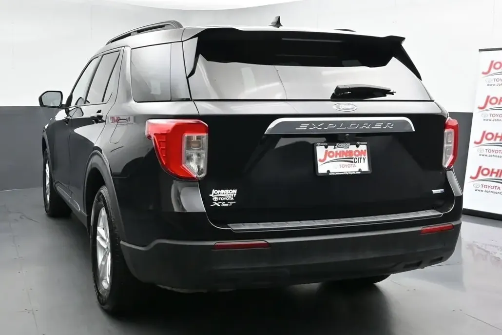 2020 Ford Explorer XLT photo 1