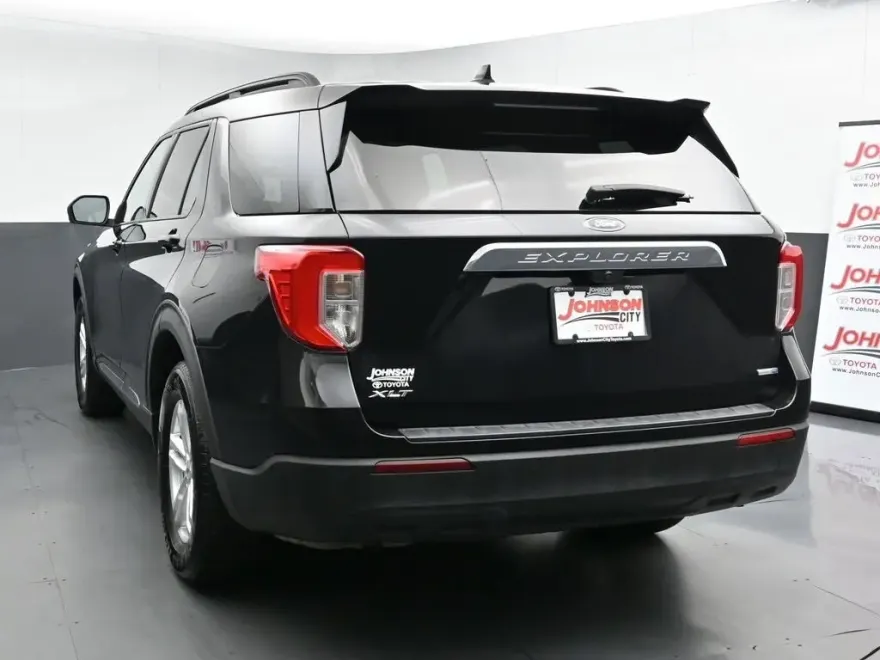 2020 Ford Explorer XLT photo 1