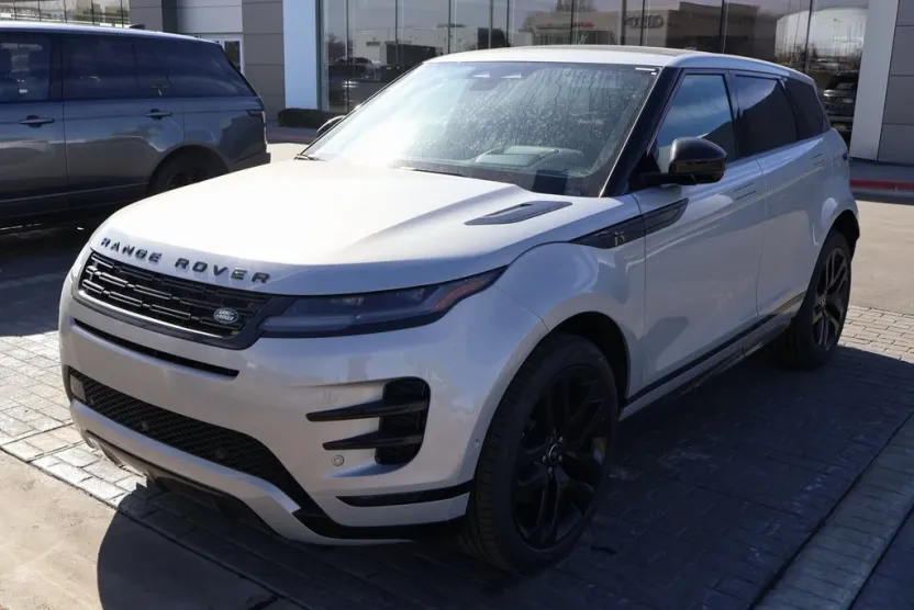 2026 Land Rover Range Rover Evoque Dynamic SE photo 1