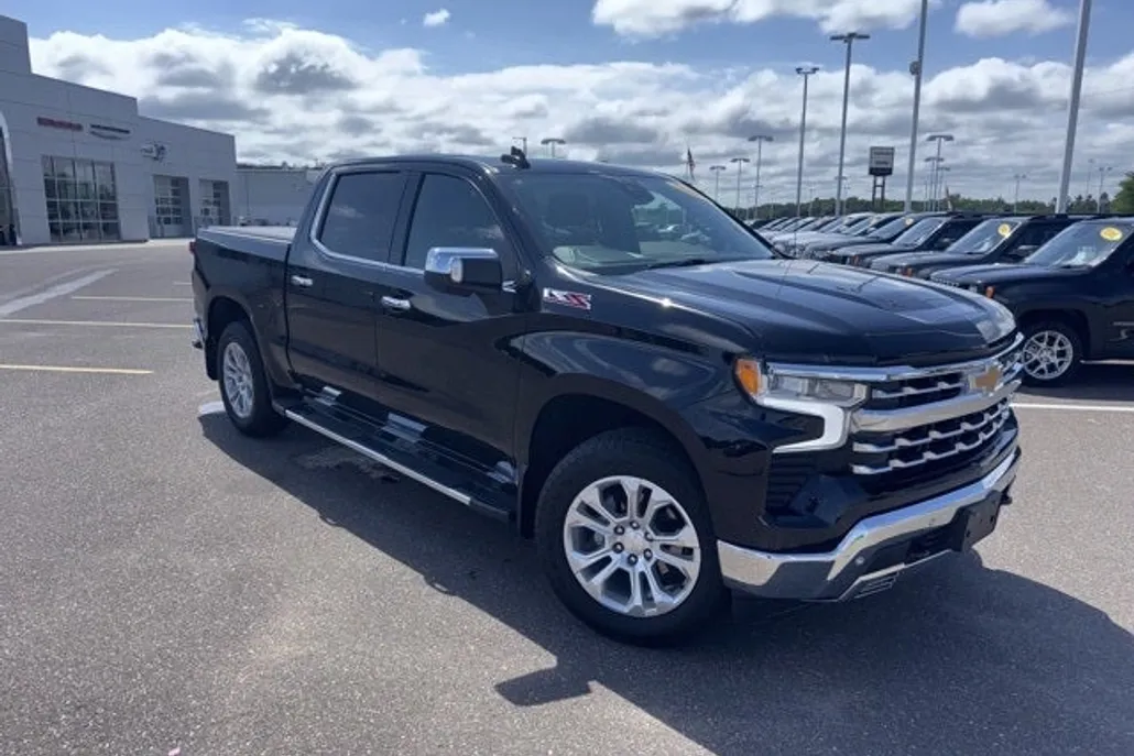2022 Chevrolet Silverado 1500 LTZ photo 1