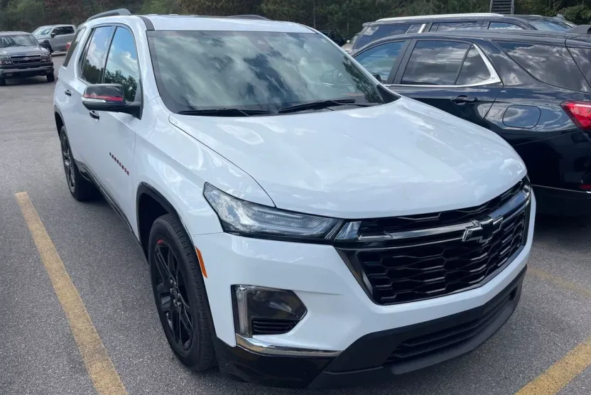 2023 Chevrolet Traverse Premier photo 1