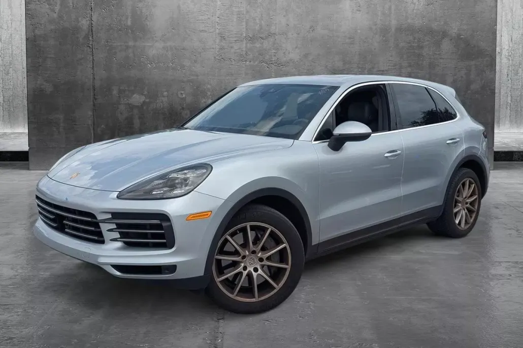 2019 Porsche Cayenne S photo 1