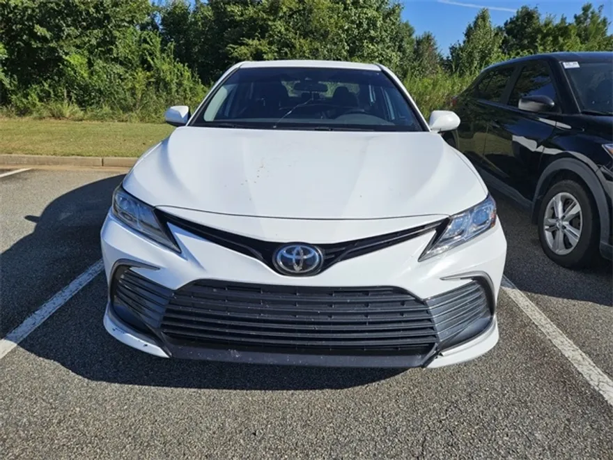 2021 Toyota Camry LE photo 1