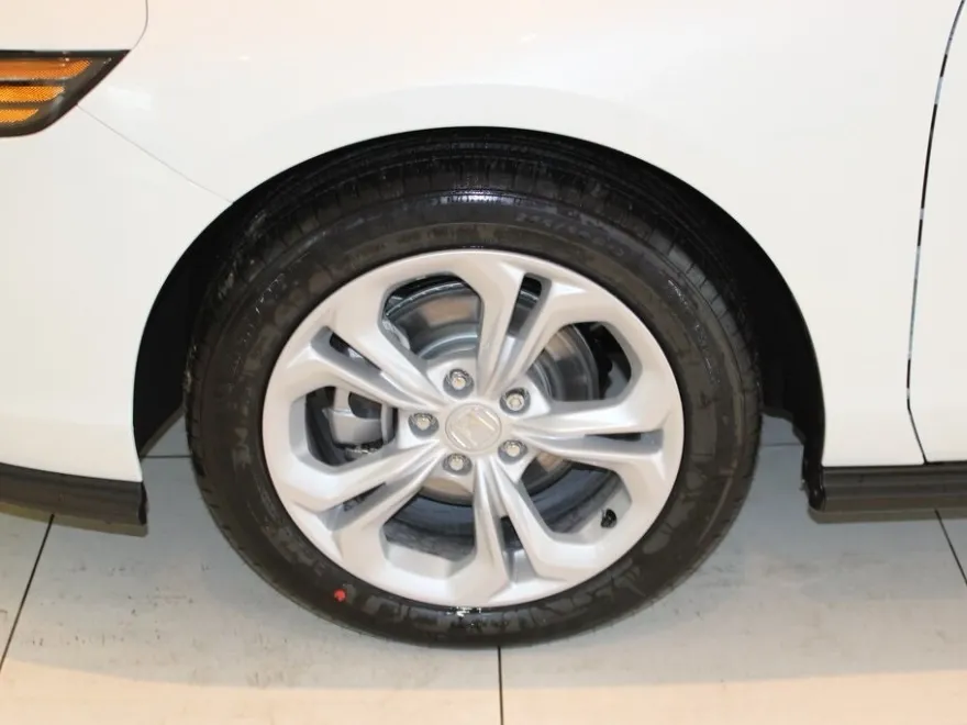 2025 Honda Accord LX photo 1