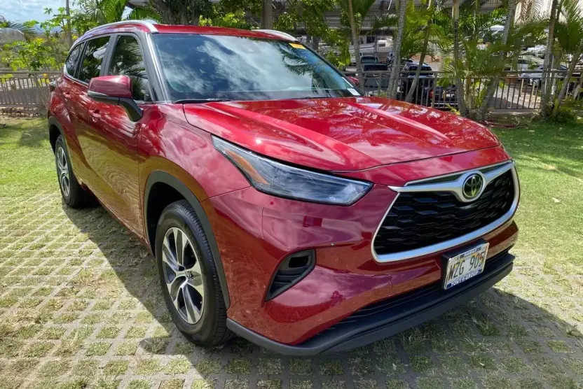 2023 Toyota Highlander XLE photo 1
