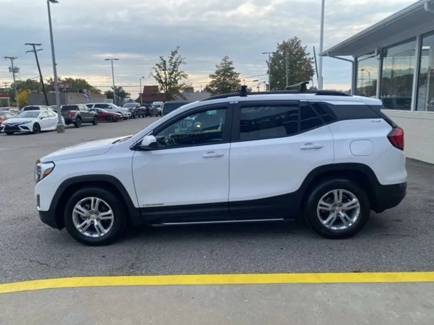 2021 Gmc Terrain SLE photo 1