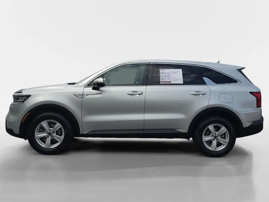 2021 Kia Sorento LX photo 1
