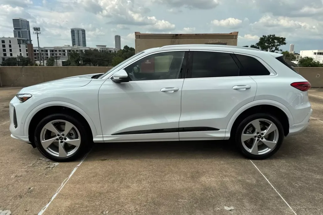 2025 Audi Q5 2.0T Premium Plus photo 1